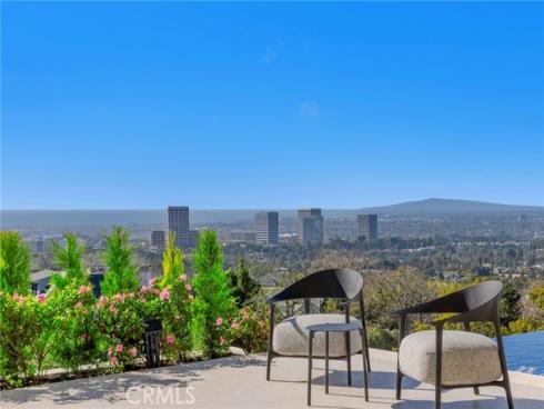 4  Geneve  , Newport Beach, CA