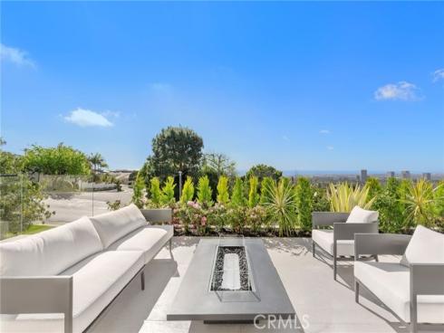 4  Geneve  , Newport Beach, CA