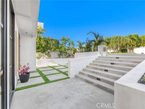 4  Geneve  , Newport Beach, CA