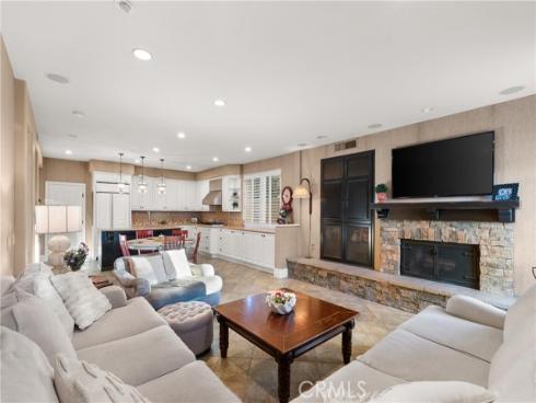 72  Victoria  , Newport Beach, CA