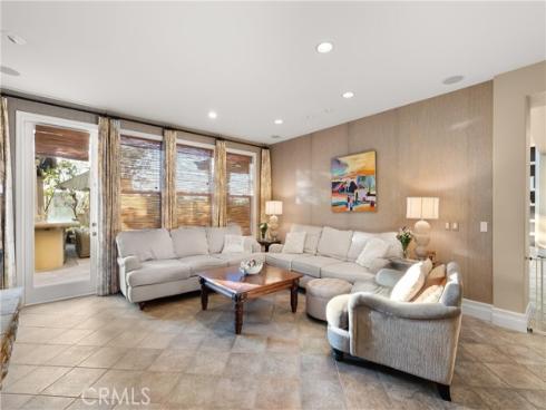 72  Victoria  , Newport Beach, CA