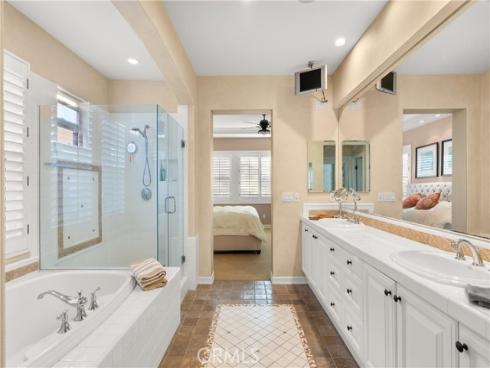 72  Victoria  , Newport Beach, CA