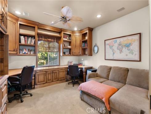 72  Victoria  , Newport Beach, CA