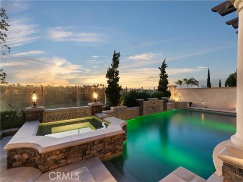 72  Victoria  , Newport Beach, CA