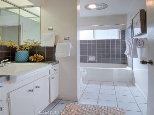 395 Meadow Lane, Newport Beach, CA