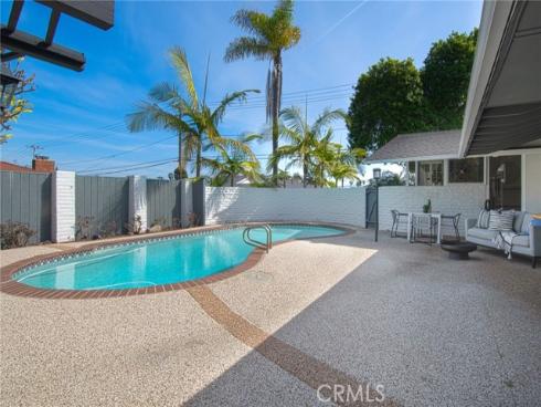 395 Meadow Lane, Newport Beach, CA