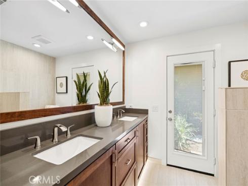 1800 Tradewinds Lane, Newport Beach, CA