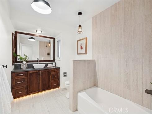 1800 Tradewinds Lane, Newport Beach, CA