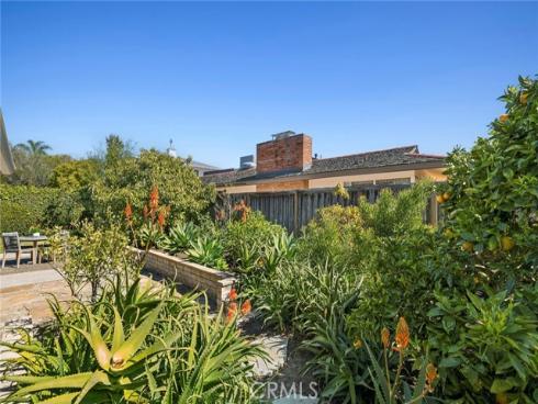 1800 Tradewinds Lane, Newport Beach, CA