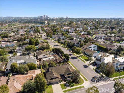 1800 Tradewinds Lane, Newport Beach, CA