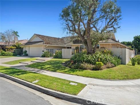 1800 Tradewinds Lane, Newport Beach, CA