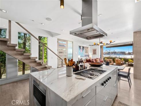 304 S Bay Front  , Newport Beach, CA