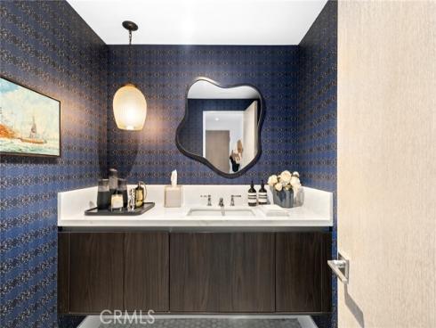 304 S Bay Front  , Newport Beach, CA