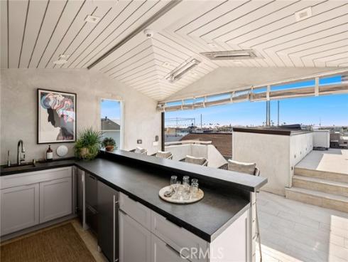 304 S Bay Front  , Newport Beach, CA