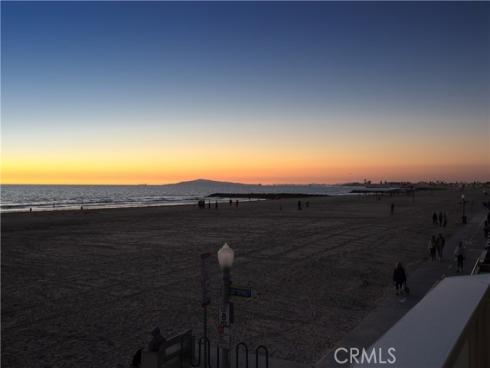 2712 W Oceanfront  , Newport Beach, CA
