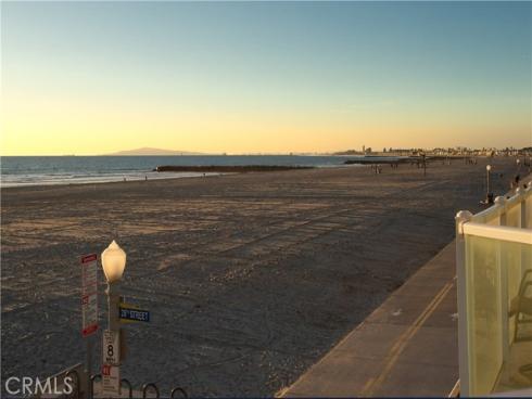 2712 W Oceanfront  , Newport Beach, CA