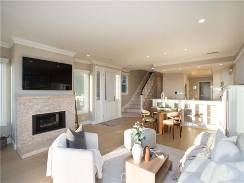 2712 W Oceanfront  , Newport Beach, CA