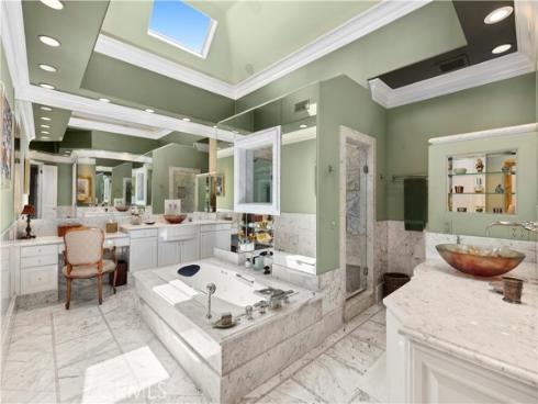 14  Rue Chantilly  , Newport Beach, CA