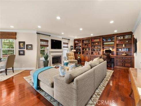 9  Rue Cannes  , Newport Beach, CA