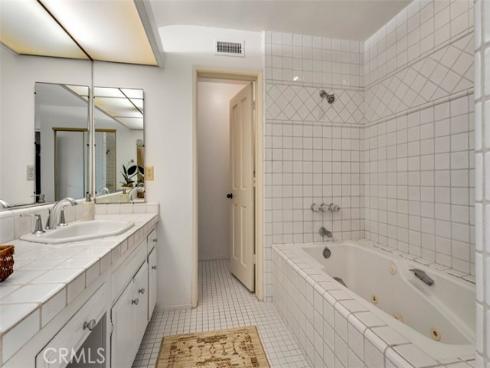 1208  Somerset  , Newport Beach, CA