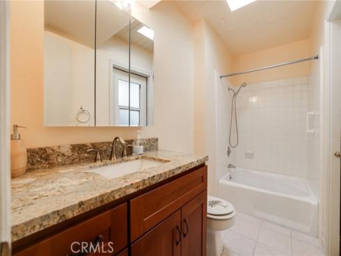 327  Walnut  , Newport Beach, CA