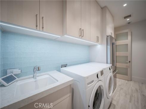 3407 W Oceanfront , Newport Beach, CA