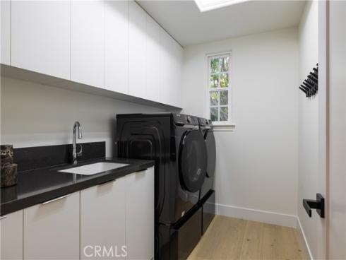 34  Montgomery  , Newport Beach, CA