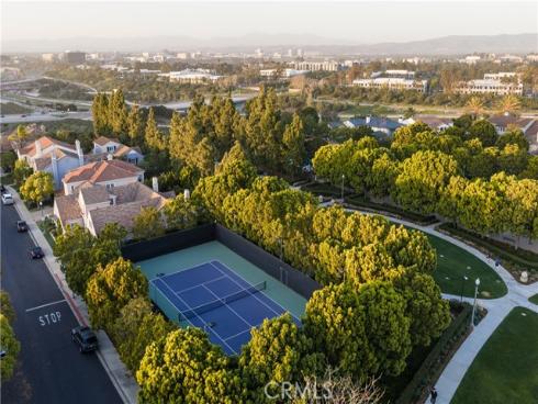 34  Montgomery  , Newport Beach, CA