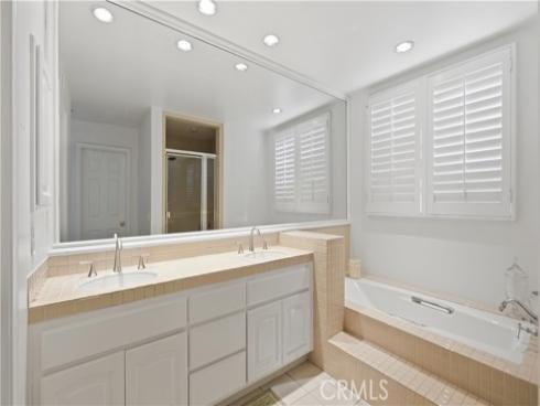 18  Hillsdale  , Newport Beach, CA