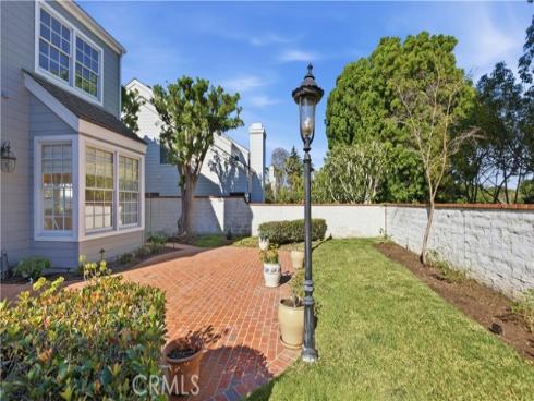 18  Hillsdale  , Newport Beach, CA