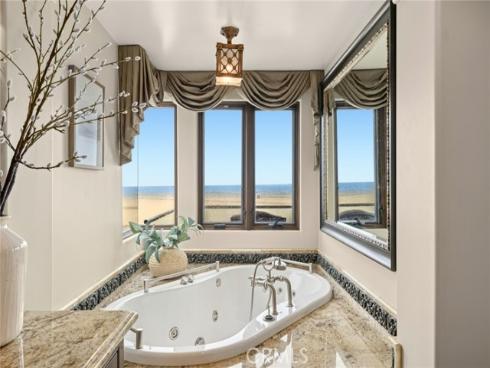 1414 W Oceanfront  , Newport Beach, CA