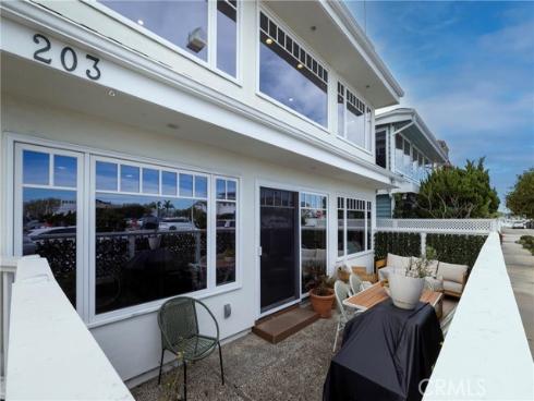 203  8th st  , Newport Beach, CA