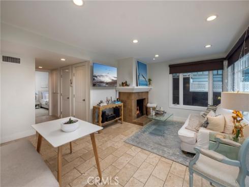 203  8th st  , Newport Beach, CA