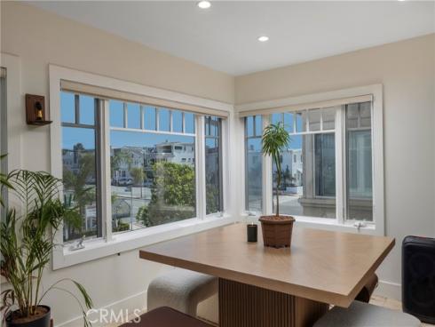 203  8th st  , Newport Beach, CA