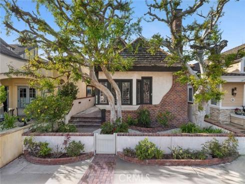 215  Opal  , Newport Beach, CA