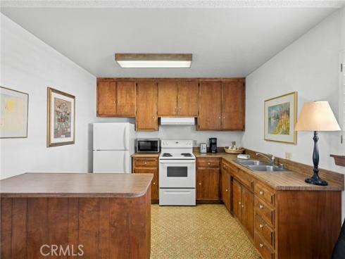 215  Opal  , Newport Beach, CA