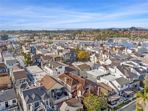 215  Opal  , Newport Beach, CA