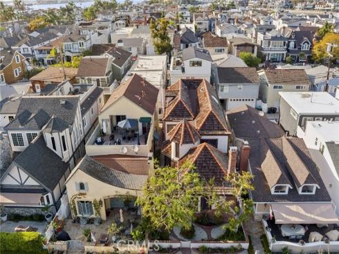 215  Opal  , Newport Beach, CA