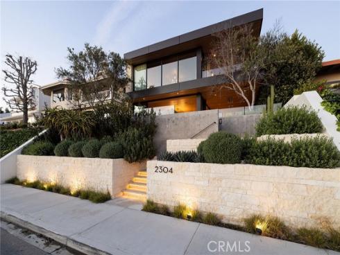 2304  Cliff  , Newport Beach, CA