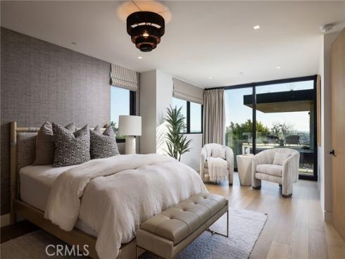 2304  Cliff  , Newport Beach, CA