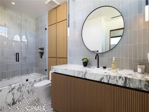 2304  Cliff  , Newport Beach, CA