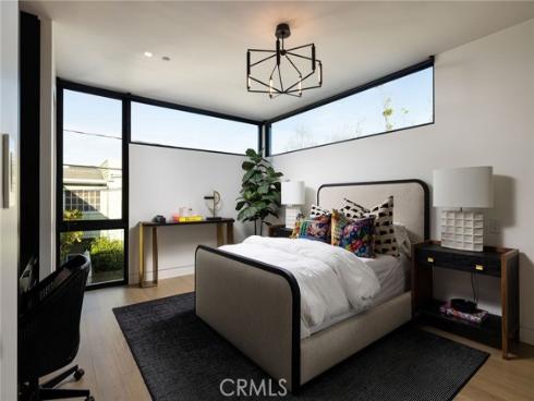 2304  Cliff  , Newport Beach, CA