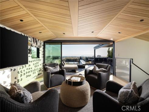 2304  Cliff  , Newport Beach, CA