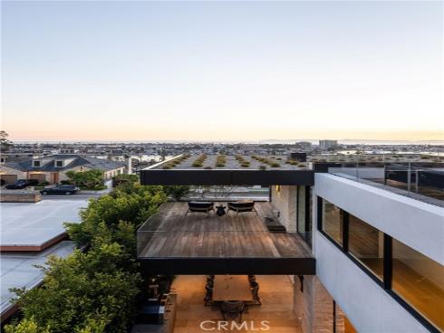 2304  Cliff  , Newport Beach, CA