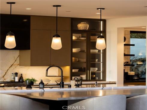 2304  Cliff  , Newport Beach, CA