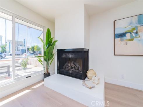 920 W Balboa  , Newport Beach, CA