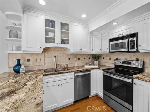 525  Vista Flora  , Newport Beach, CA