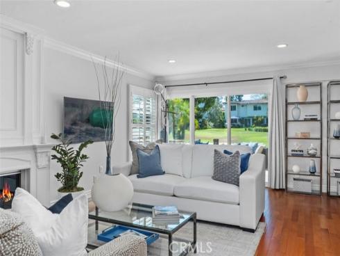 525  Vista Flora  , Newport Beach, CA