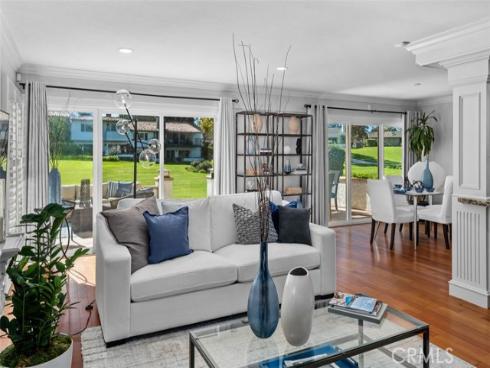 525  Vista Flora  , Newport Beach, CA