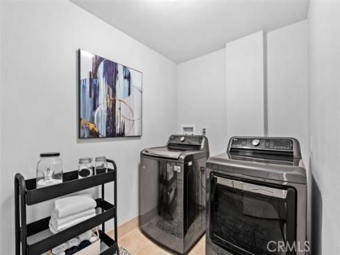 525  Vista Flora  , Newport Beach, CA